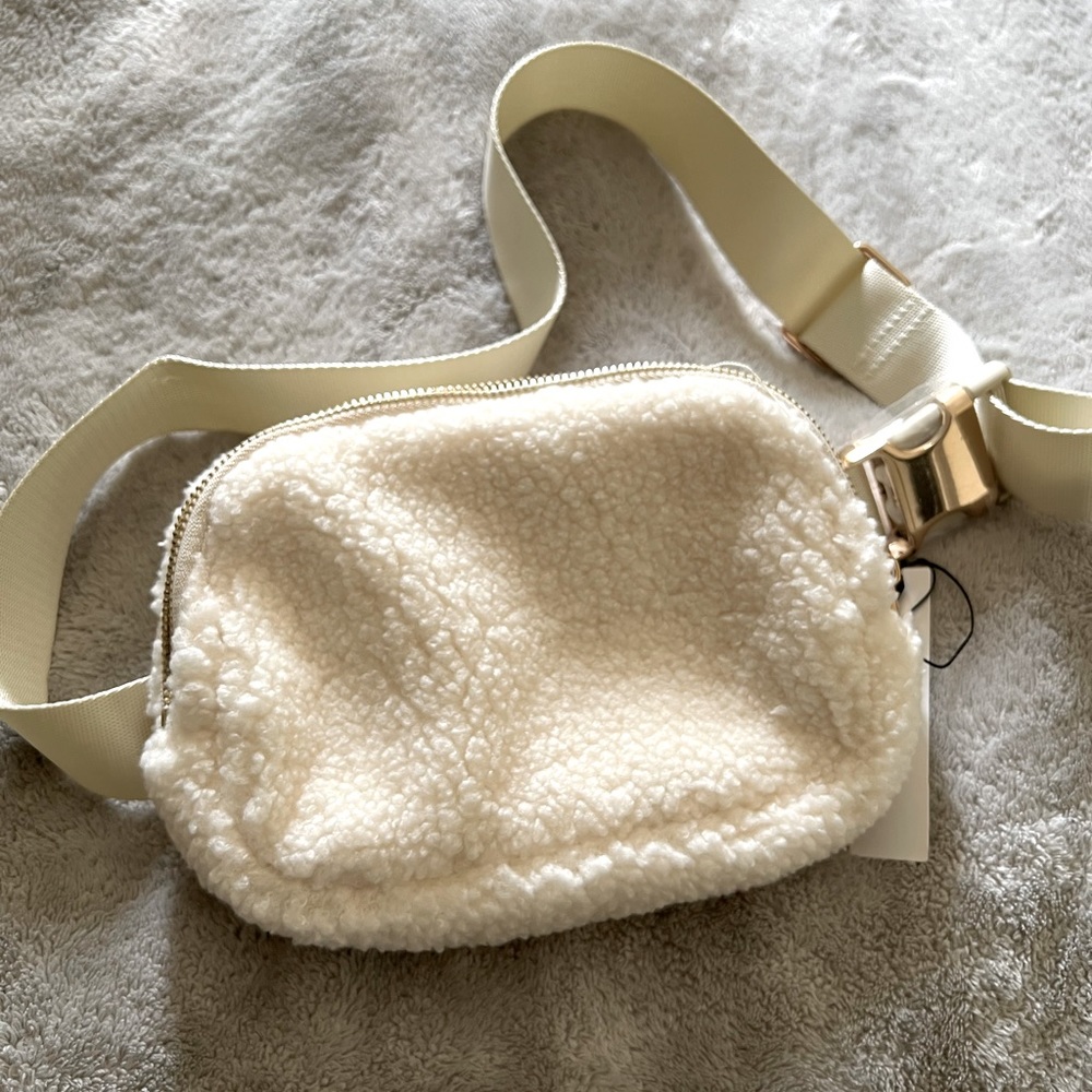 Women’s Fleece Fanny Pack